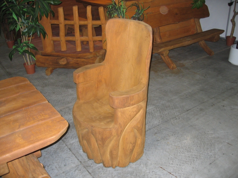 Wooden armchair carved from a trunk, with armrests No. 13